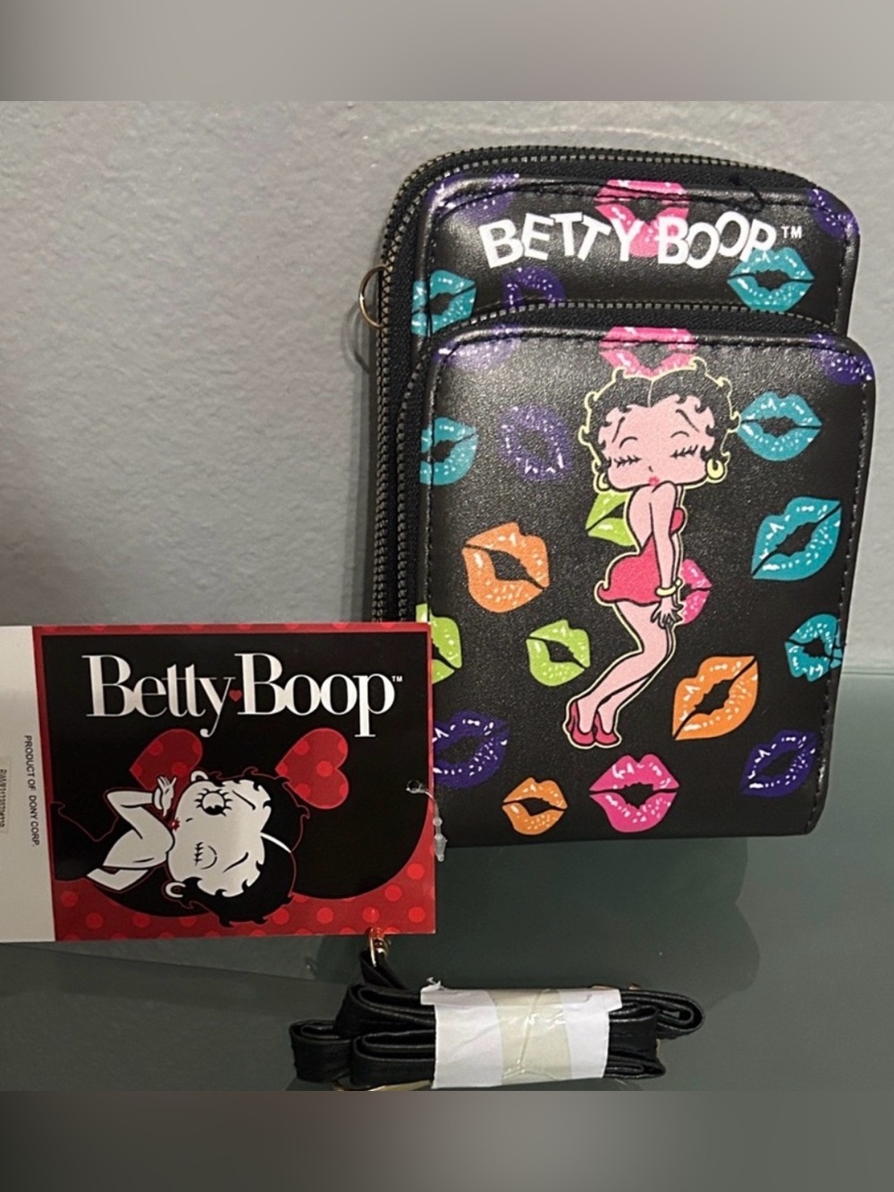 Crossbody Bag Colorful Lips Design NWT w/Betty Boop